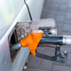 Imagen para el artículo titulado Por qué te gusta el olor a gasolina, según la ciencia